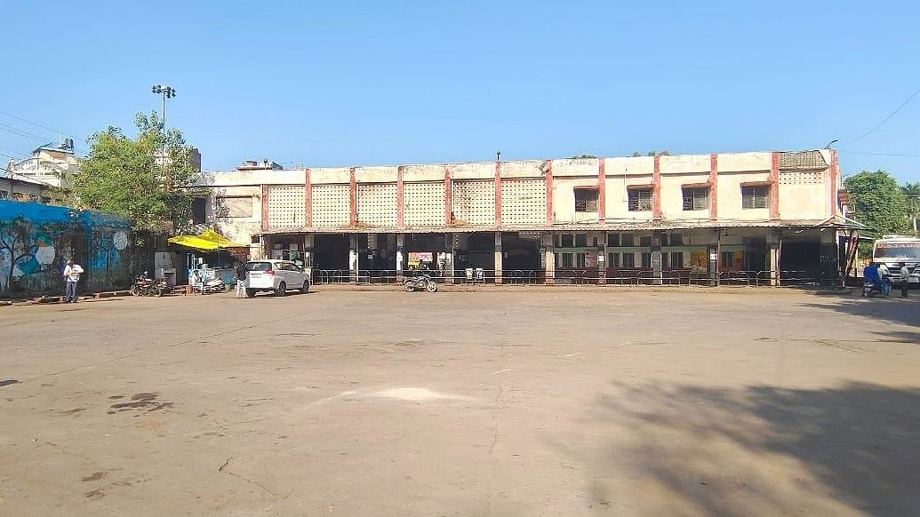 The deserted Dewasgate bus stand in Ujjain after closing for Simhastha 2028 work &mdash; Hotel Shrimmaya Ujjain